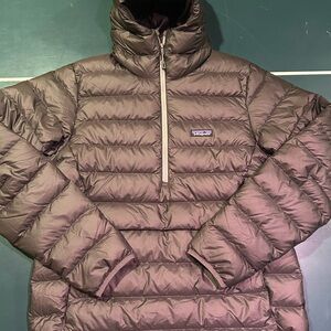 Patagonia Down Hoodie Pullover NWOT Medium 2019